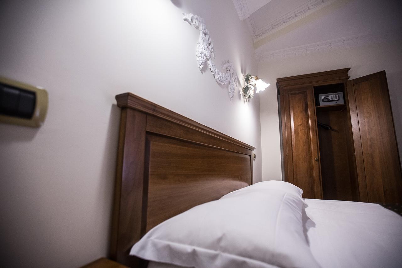 Hotel De Monti Rzym Zewnętrze zdjęcie