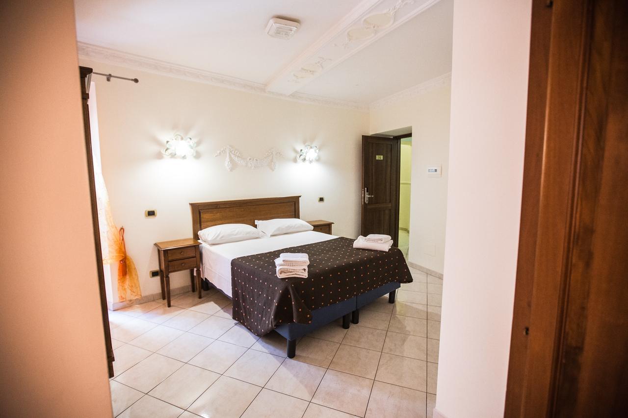 Hotel De Monti Rzym Zewnętrze zdjęcie