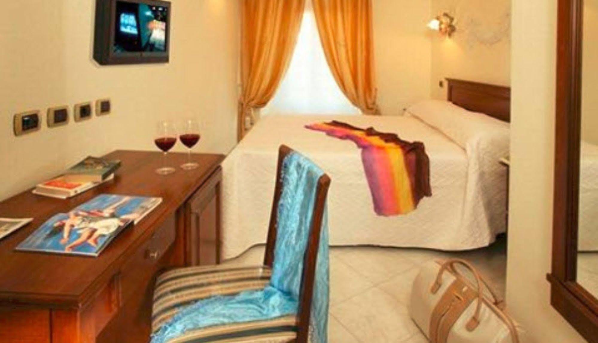 Hotel De Monti Rzym Zewnętrze zdjęcie