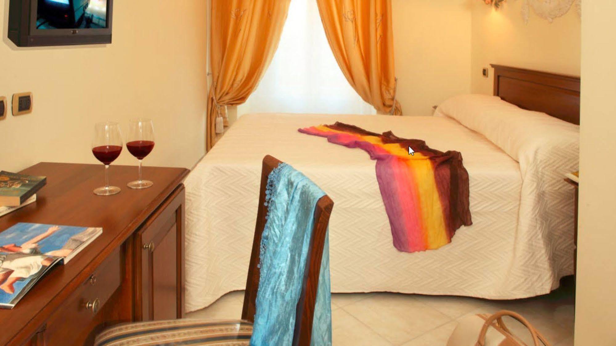 Hotel De Monti Rzym Zewnętrze zdjęcie